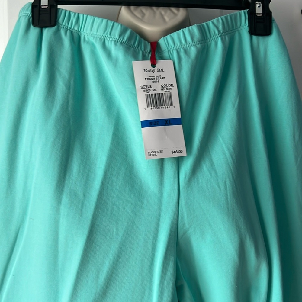 NWT WOMEN SOFT AND COMFORTABLE